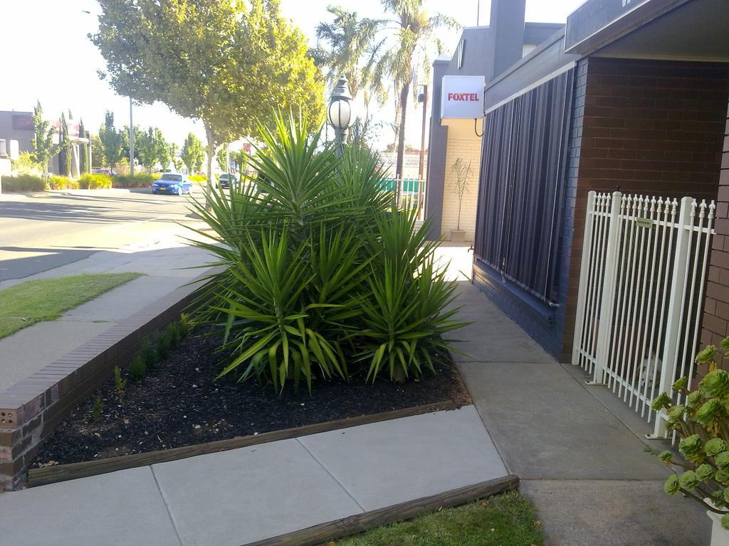 Warrina Motor Inn Wodonga Cbd Екстер'єр фото